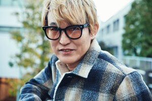 スガシカオ「Sugarless III」インタビュー｜Shikao & The Family Sugar復活、松本孝弘との制作…デビュー25周年に向けた意欲作について語る