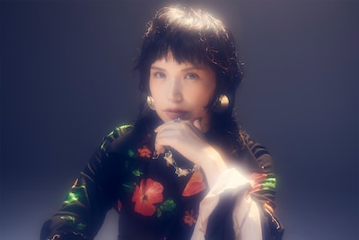 Superflyの新たな扉が開いた、ドラマ「マル秘の密子さん」主題歌「Charade」インタビュー