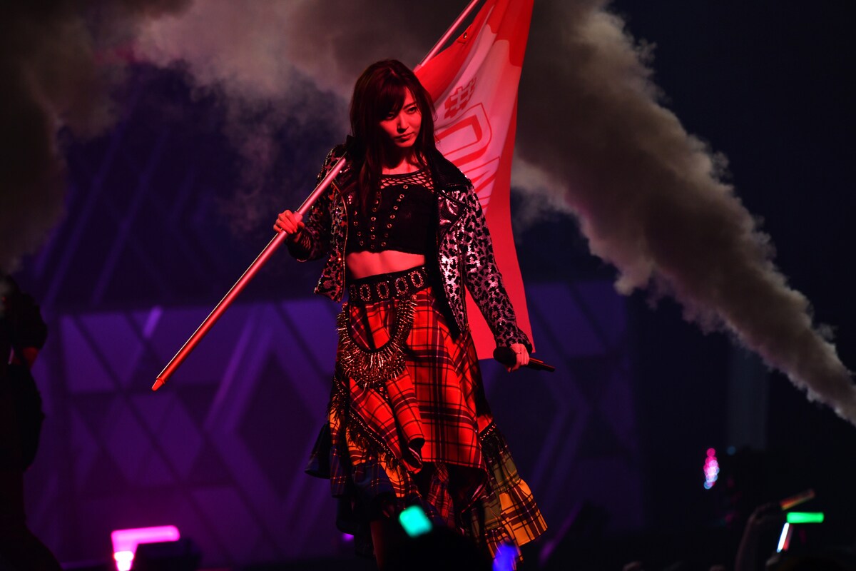 2018年7月に開催した初の東京・日本武道館ワンマンライブ「鈴木愛理 1st LIVE ～Do me a favor @ 日本武道館～」での鈴木愛理。