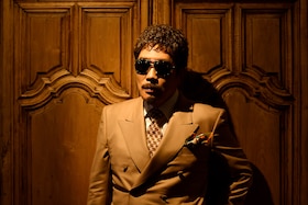 鈴木雅之インタビュー｜還暦ソウルから古稀ソウルへ、とびきり「Snazzy」なステップを