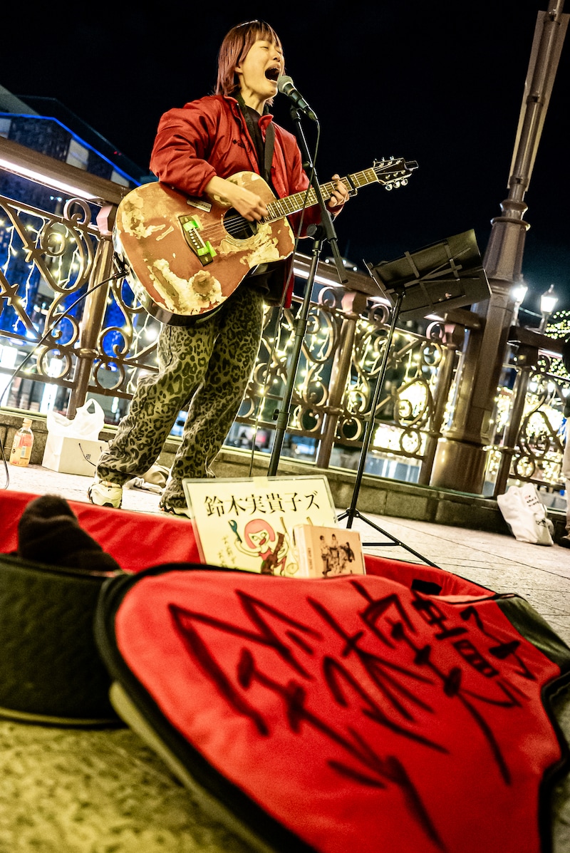 鈴木実貴子（Vo, G）