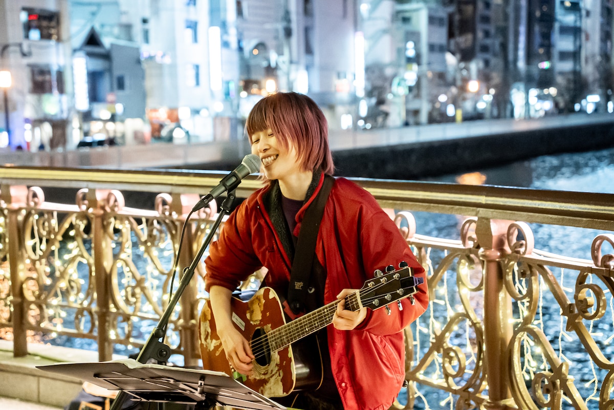 鈴木実貴子（Vo, G）