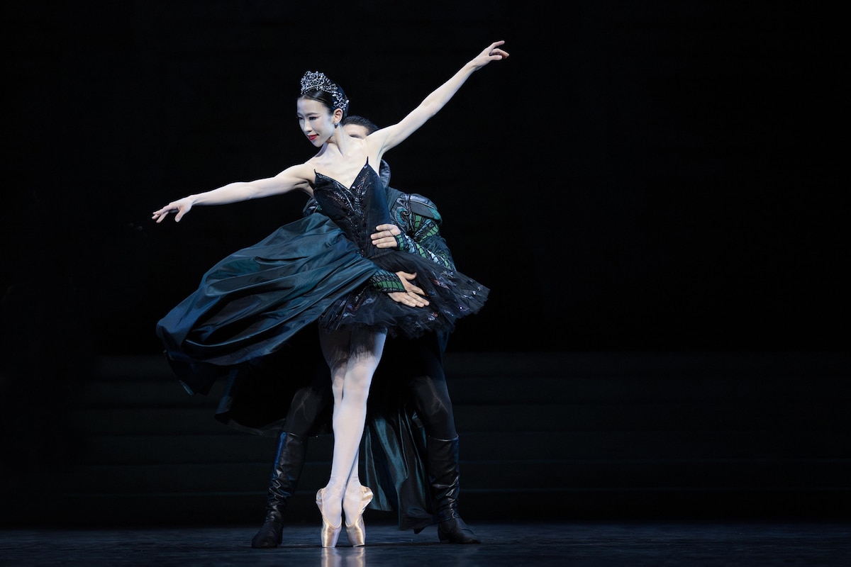 「パリ・オペラ座『白鳥の湖』IMAX」より。