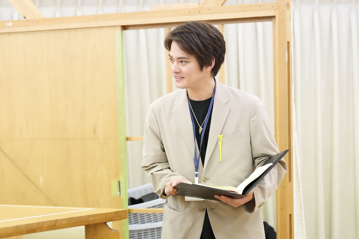 「スイートホーム ビターホーム」稽古より、努力良介役の中山優馬。
