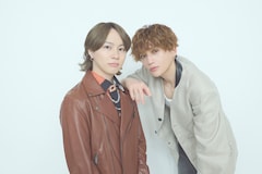 syudou×八木勇征(FANTASTICS)「ラテマジック」インタビュー|異なる道の先で出会った2人が紡ぐ、日常に寄り添う応援歌