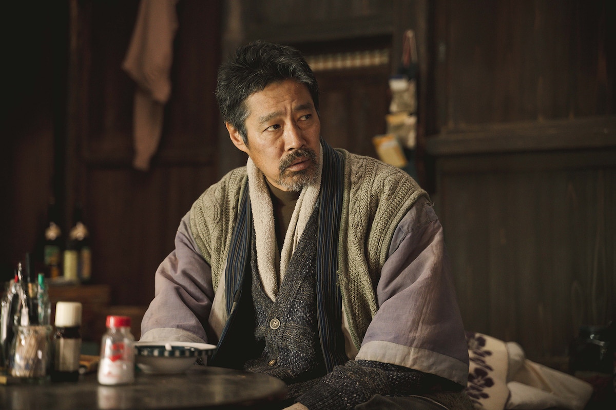 「旅と日々」場面写真。堤真一演じるべん造