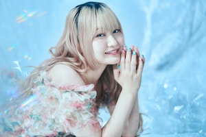 立花日菜「HOLIC」特集｜立花日菜インタビュー＋作家陣コメントで紐解く1stアルバム