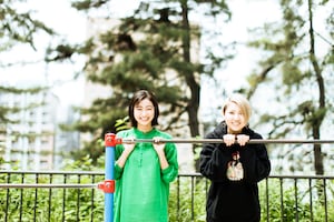 高田夏帆×阿部真央 対談｜憧れの存在から受けた楽曲提供、「風の唄」に込めたお互いへの信頼とリスペクト