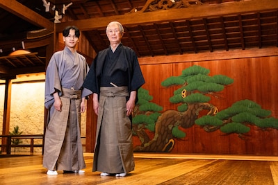 「大阪城西の丸薪能2024」大槻文藏・大槻裕一が体現する、“難しい”を乗り越えた先にある面白さ
