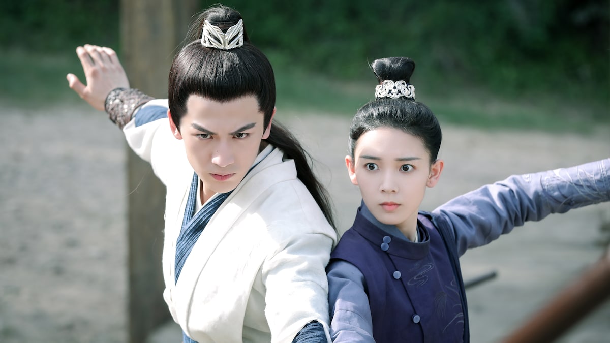 「探偵麗女～恋に落ちたシャーロック姫～」より、左からジャン・リンホー演じる裴昭、チェン・ヤオ演じる蘇瓷。