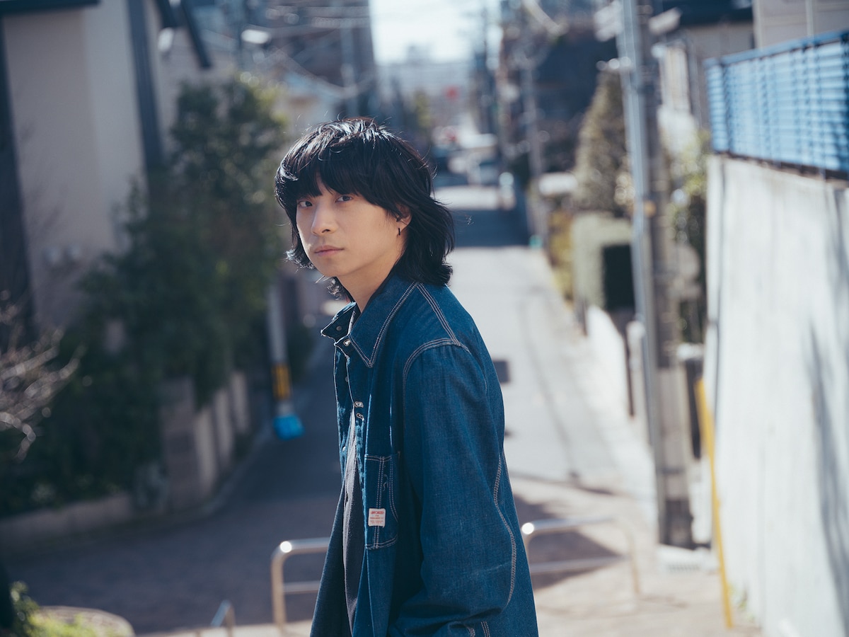 国立周辺を回る尾崎世界観。