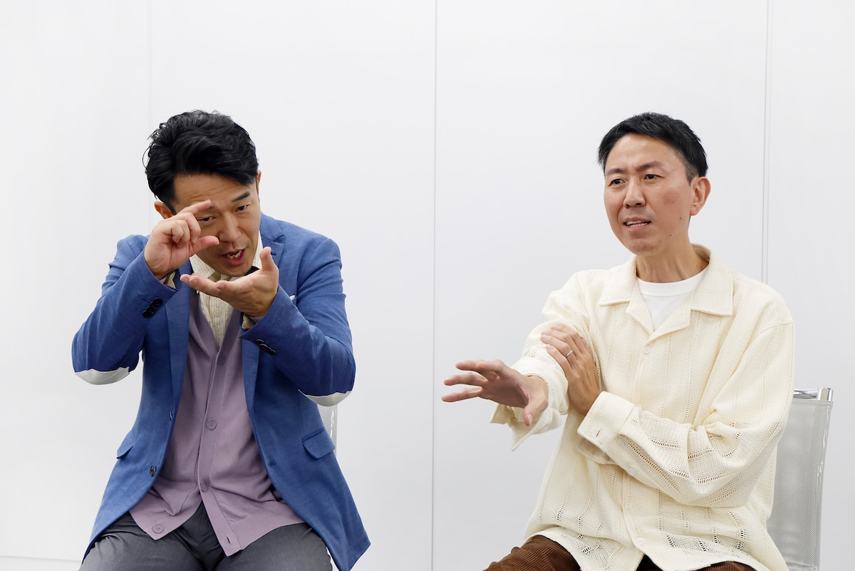 左からペナルティ・ヒデ、チュートリアル・福田