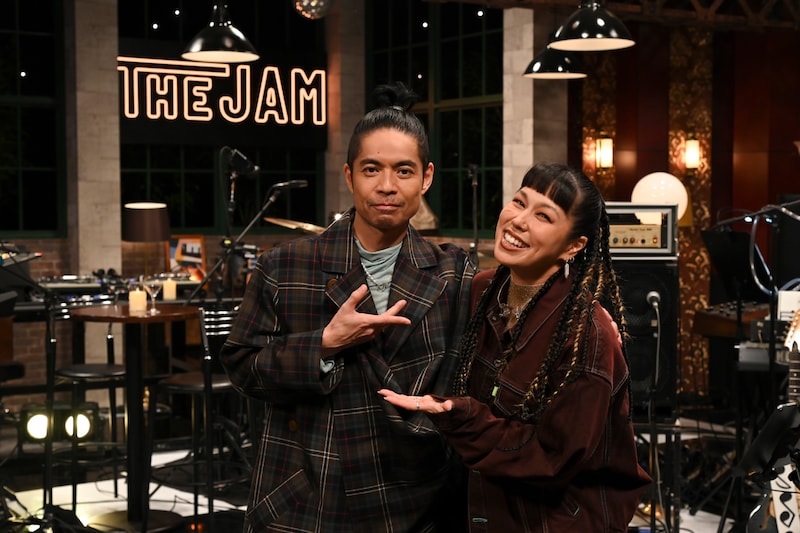 久保田利伸とAI。（写真提供：テレビ朝日）