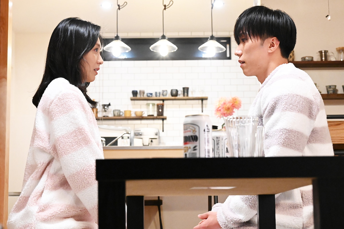 左から本仮屋ユイカ演じる藤田真実、早乙女太一演じる中村修吾。