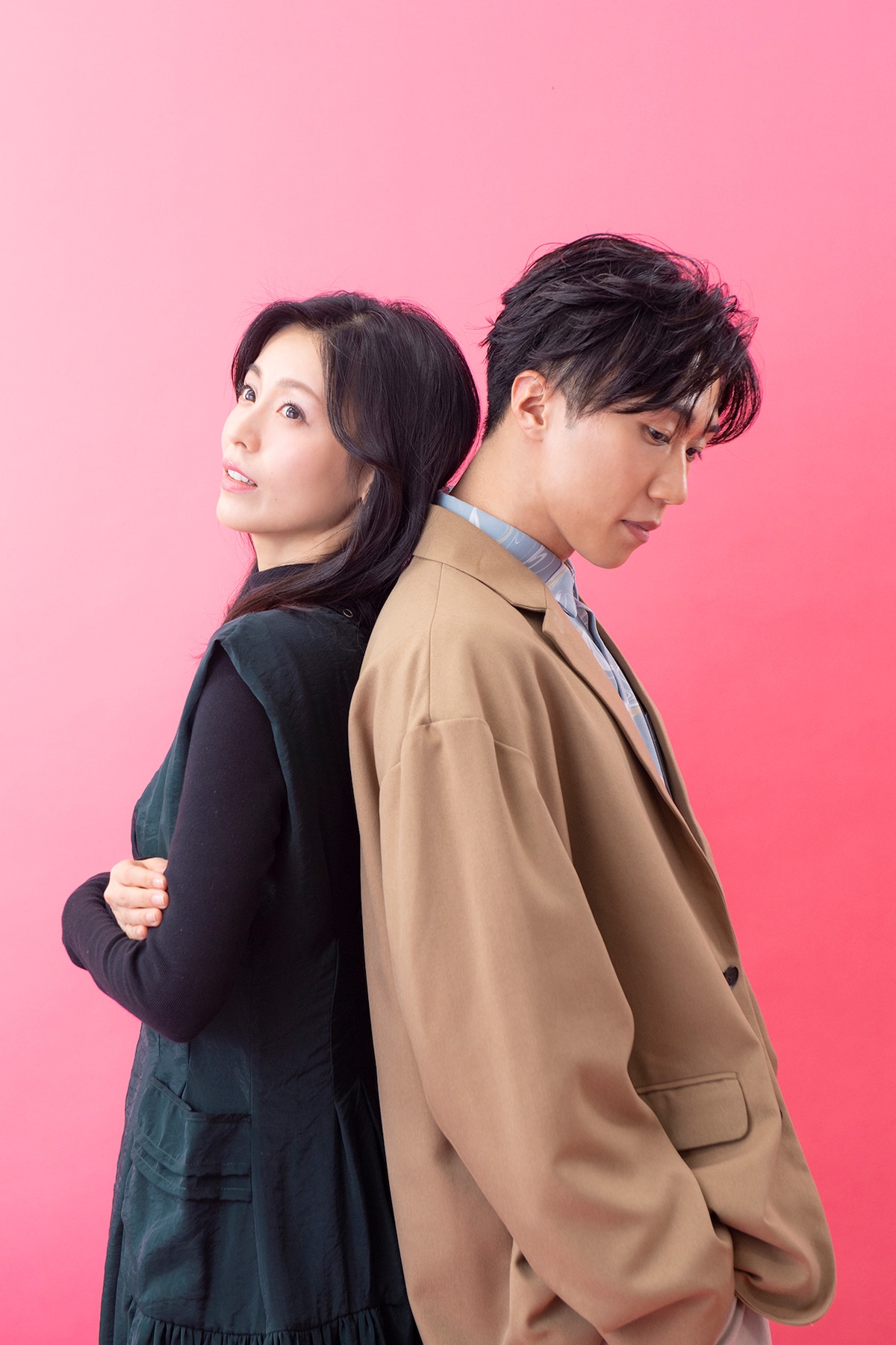 左から本仮屋ユイカ、早乙女太一。