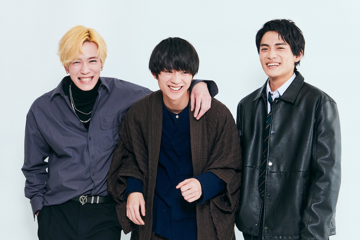 左から内藤秀一郎、水沢林太郎、藤枝喜輝。