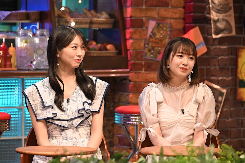 左からモーニング娘。'23の牧野真莉愛、野中美希。