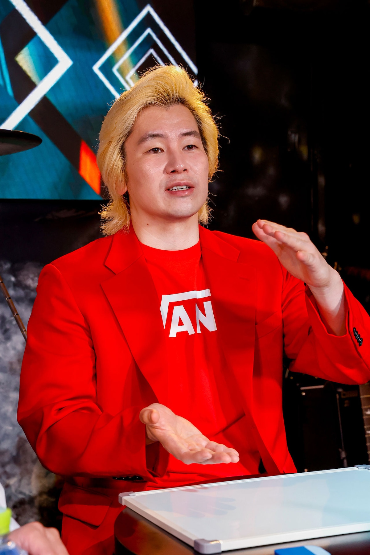 メイプル超合金・カズレーザー