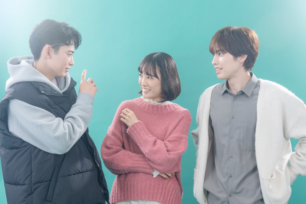 左から豊田裕大、大友花恋、本田響矢。