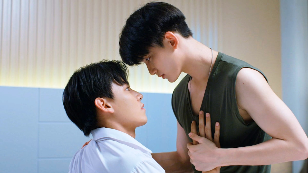 「Don't Say No」より、ジャー演じるレオ（左）とファースト演じるフィアット（右）。