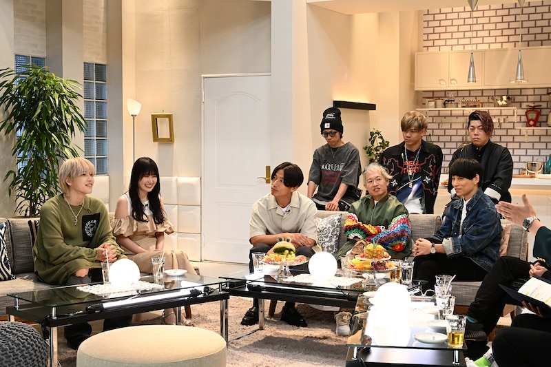 「UVERworld ROOM～やけにチャイムの鳴る夜～」より。