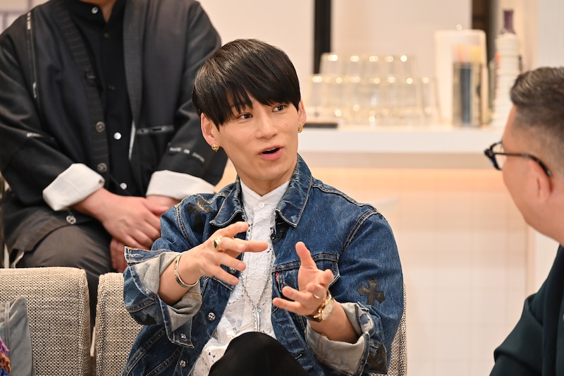 UVERworldのTAKUYA∞（Vo）。