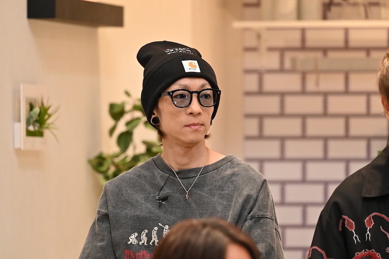 UVERworldの彰（G）。