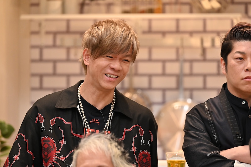 UVERworldの信人（B）。