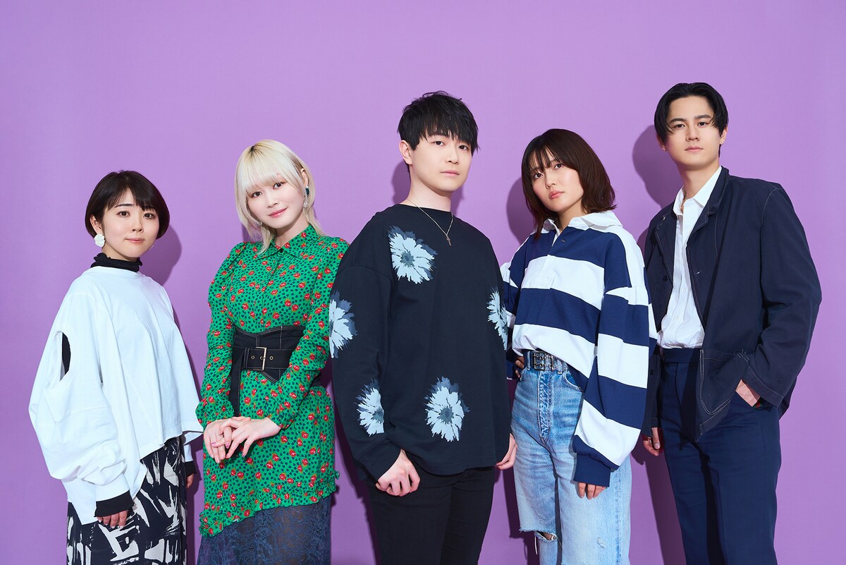 左から福圓美里、山村響、佐藤元、千本木彩花、武内駿輔。