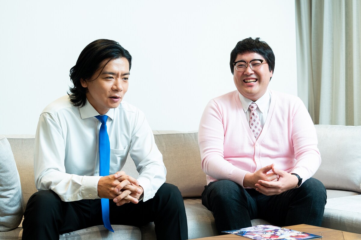 マヂカルラブリー。左から野田クリスタル、村上。