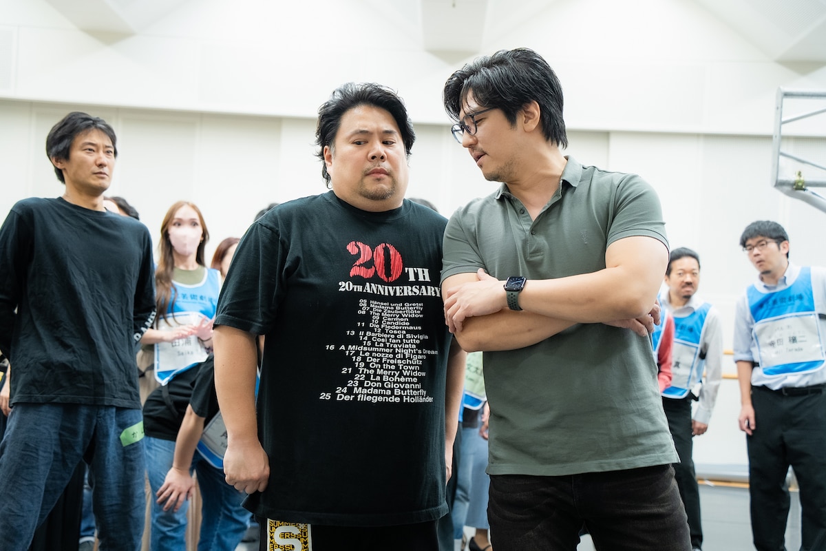 「愛の妙薬」稽古の様子。