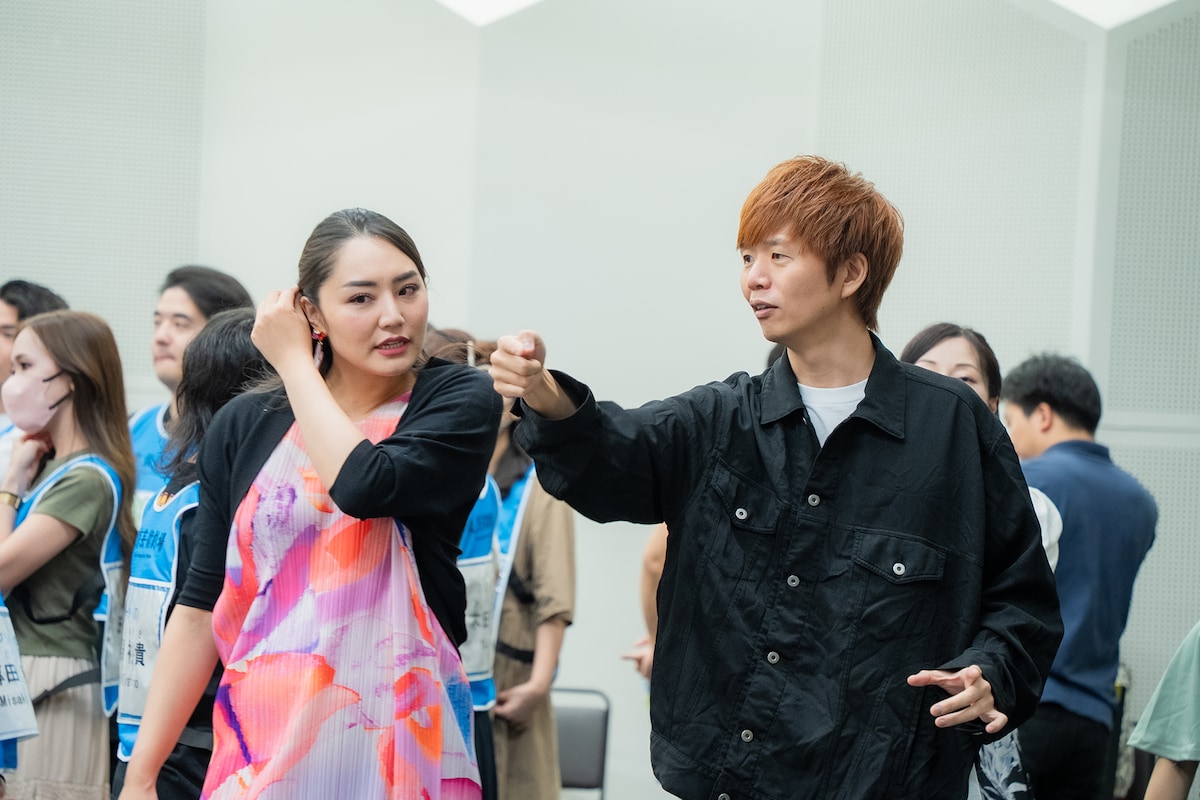 「愛の妙薬」稽古の様子。