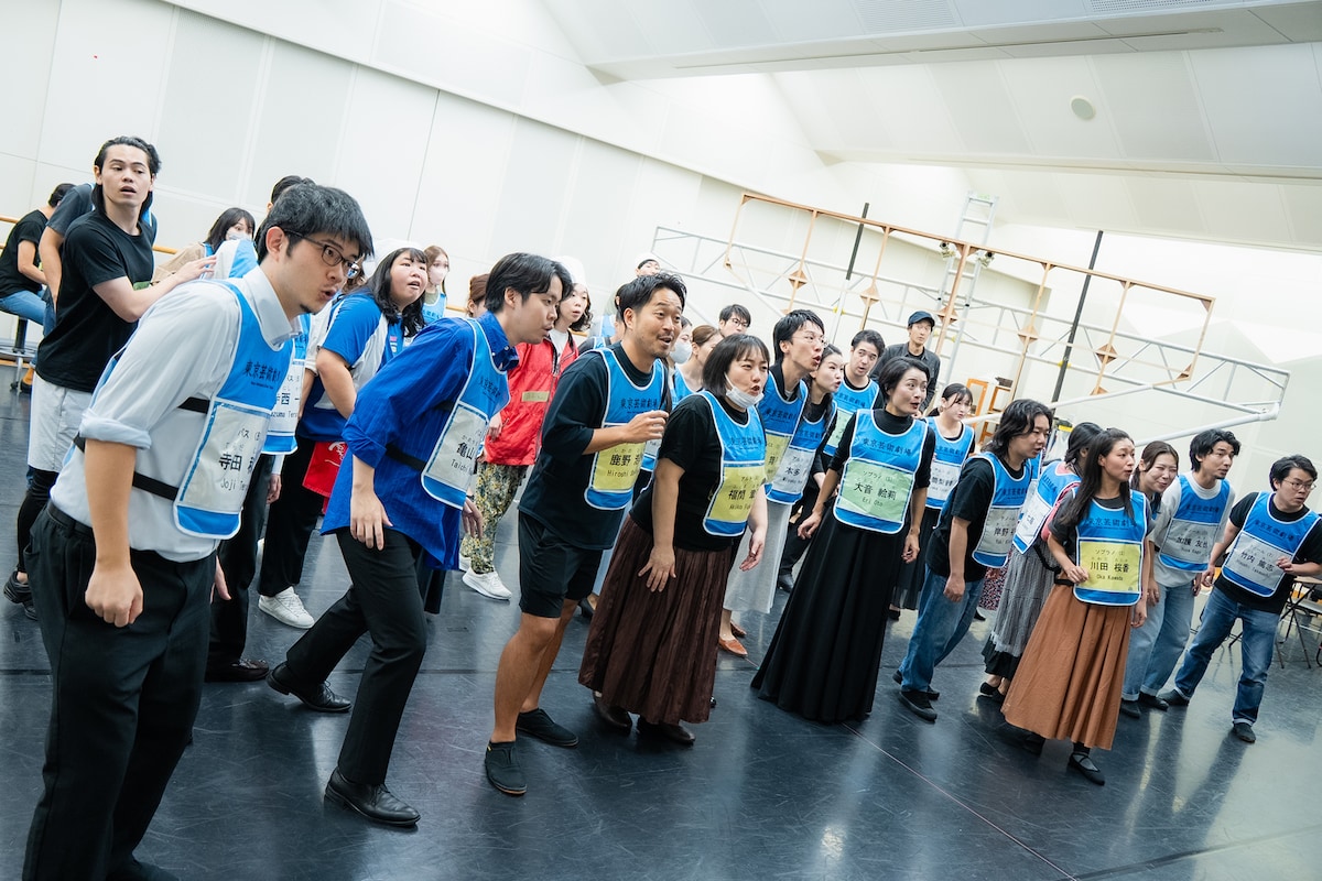 「愛の妙薬」稽古の様子。