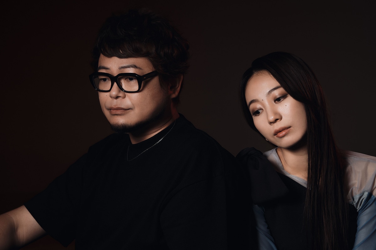 左から興津和幸、安済知佳。