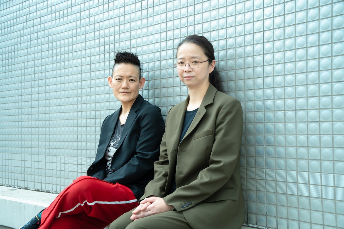 左からアヤ・オガワ、小川絵梨子。