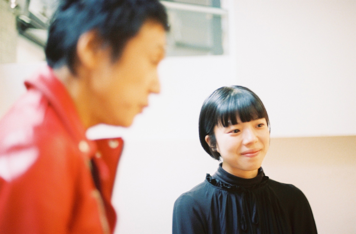 左から甲本ヒロト、カネコアヤノ。