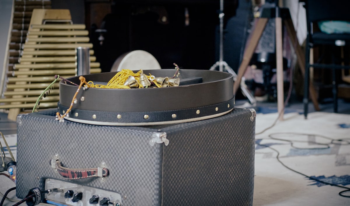 ブライアン・ディオリベイラのスタジオの様子。