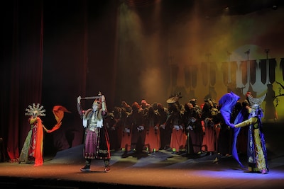 「モンゴル・ハーン」モンゴル公演の様子。(撮影:阿久津知宏)