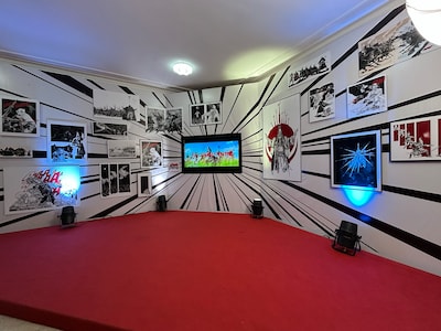 ヒーロー・バートルが描き下ろした「モンゴル・ハーン」の劇画。