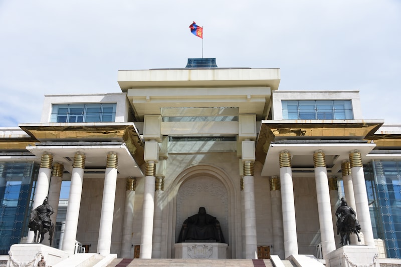 スフバートル広場