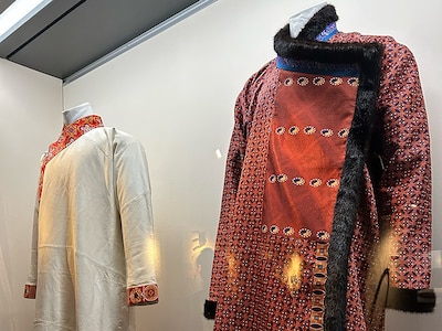 チンギス・ハーン博物館に展示されている民族衣裳。