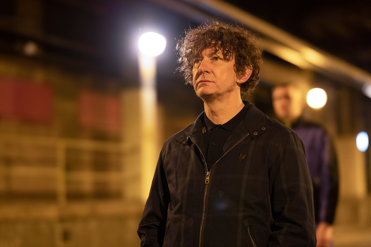 「レスポンダー 夜に堕ちた警官」より、イアン・ハート演じるカール。