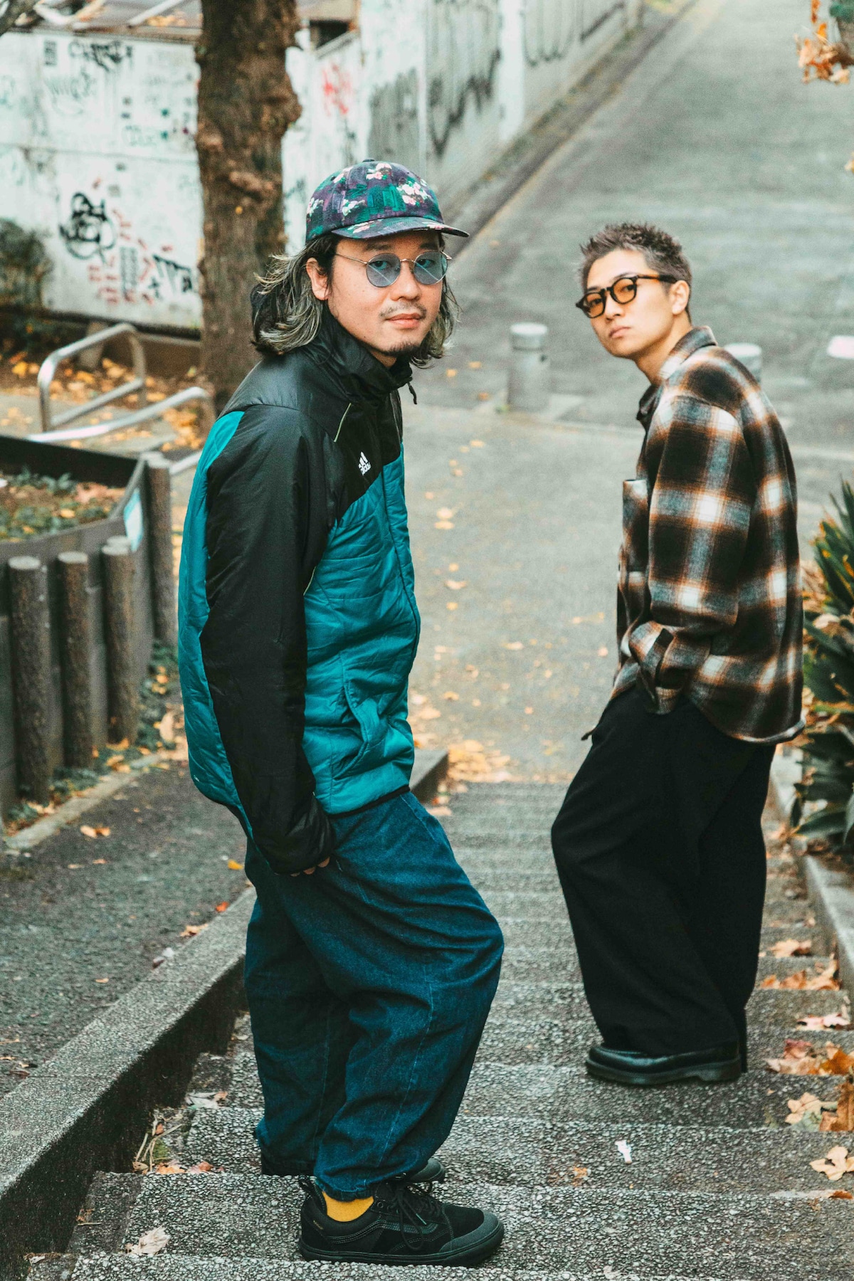 左から石毛輝（the telephones）、諸星翔希（7ORDER）。