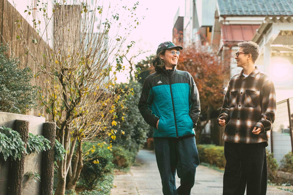 左から石毛輝（the telephones）、諸星翔希（7ORDER）。