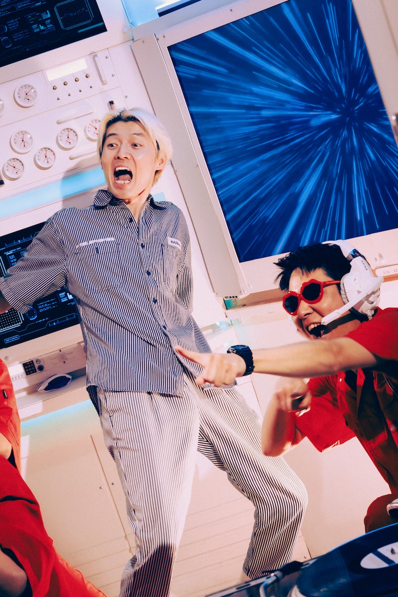 岡本伸明（the telephones）とNAOTO（ORANGE RANGE）。