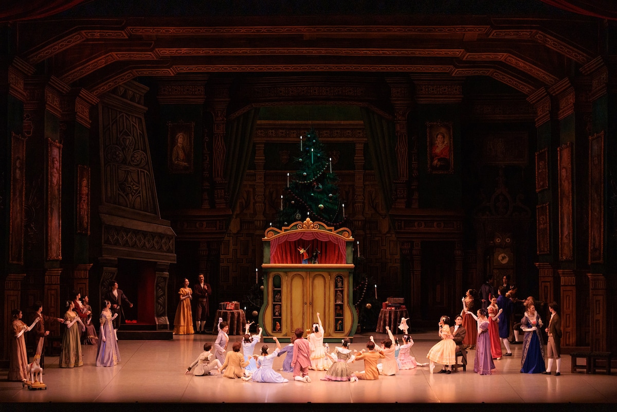 東京バレエ団「くるみ割り人形」より。（Photo by Shoko Matsuhashi）