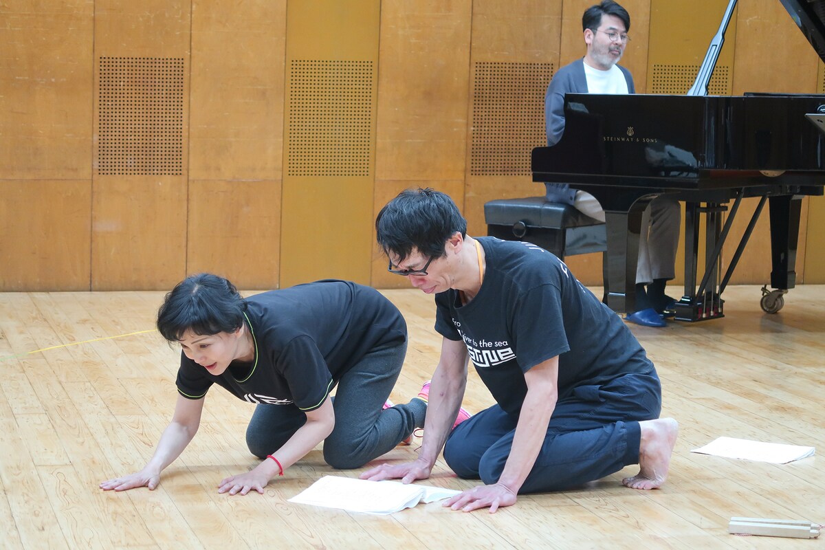 稽古の様子。左から南果歩、古澤裕介、林正樹。