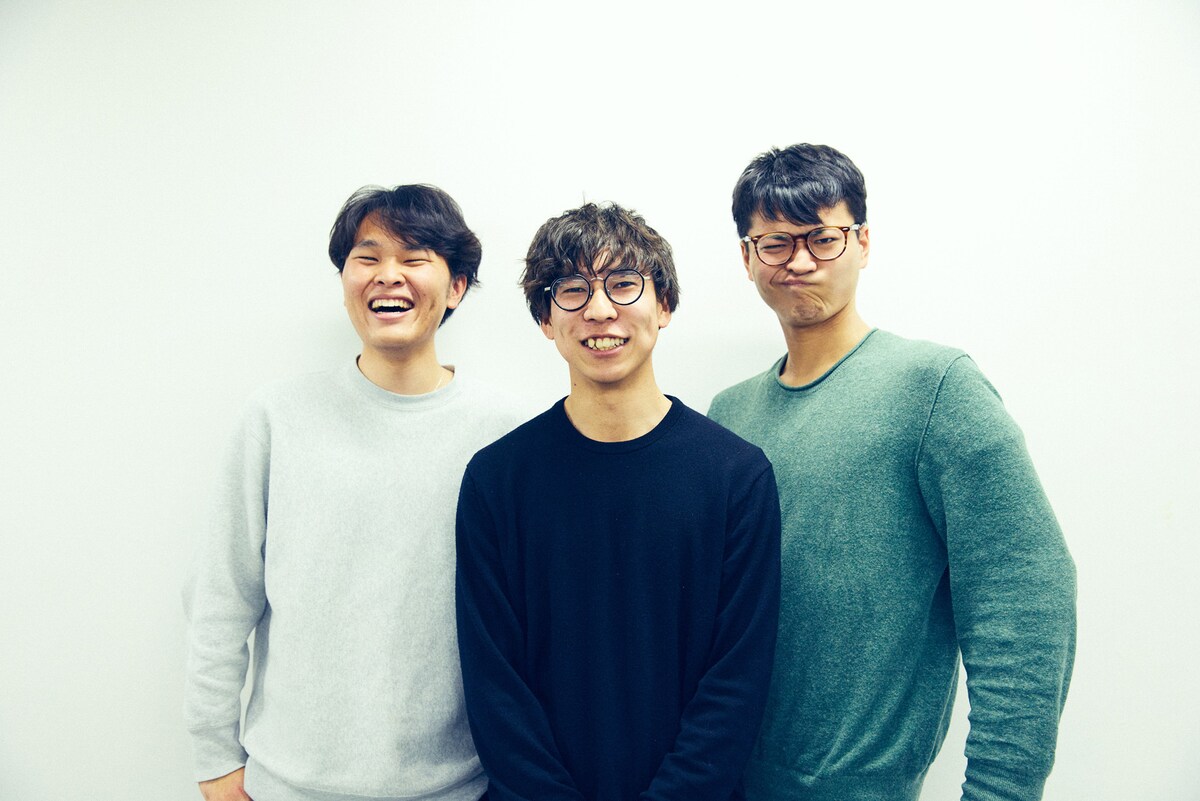 左から、望月スズノスケ（モチヅキスズノスケ）、藤井隆太（フジイリュウタ）、村山隆峰（ムラヤマリュウホウ）。