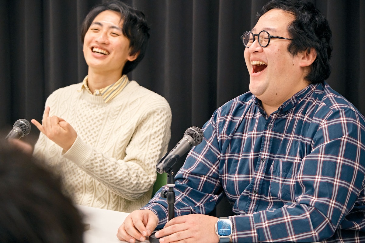 質問に答える春とヒコーキ。