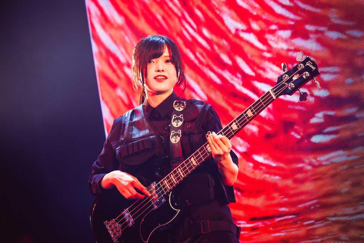 「トゲナシトゲアリ 2nd ONE-MAN LIVE 凛音の理」の朱李（B）。（撮影：冨田味我）